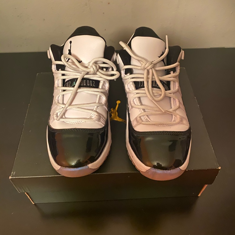 Jordan Retro 11 Low Emerald